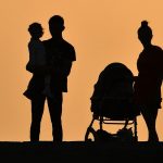 Родителям объяснили, в каком размере можно получить налоговые вычеты на детей